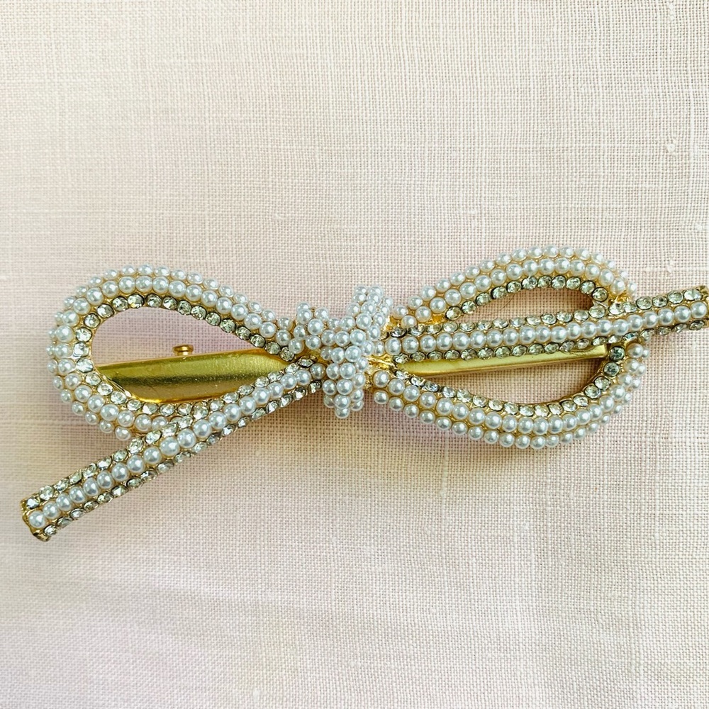 Pearl Bow Hair Clip